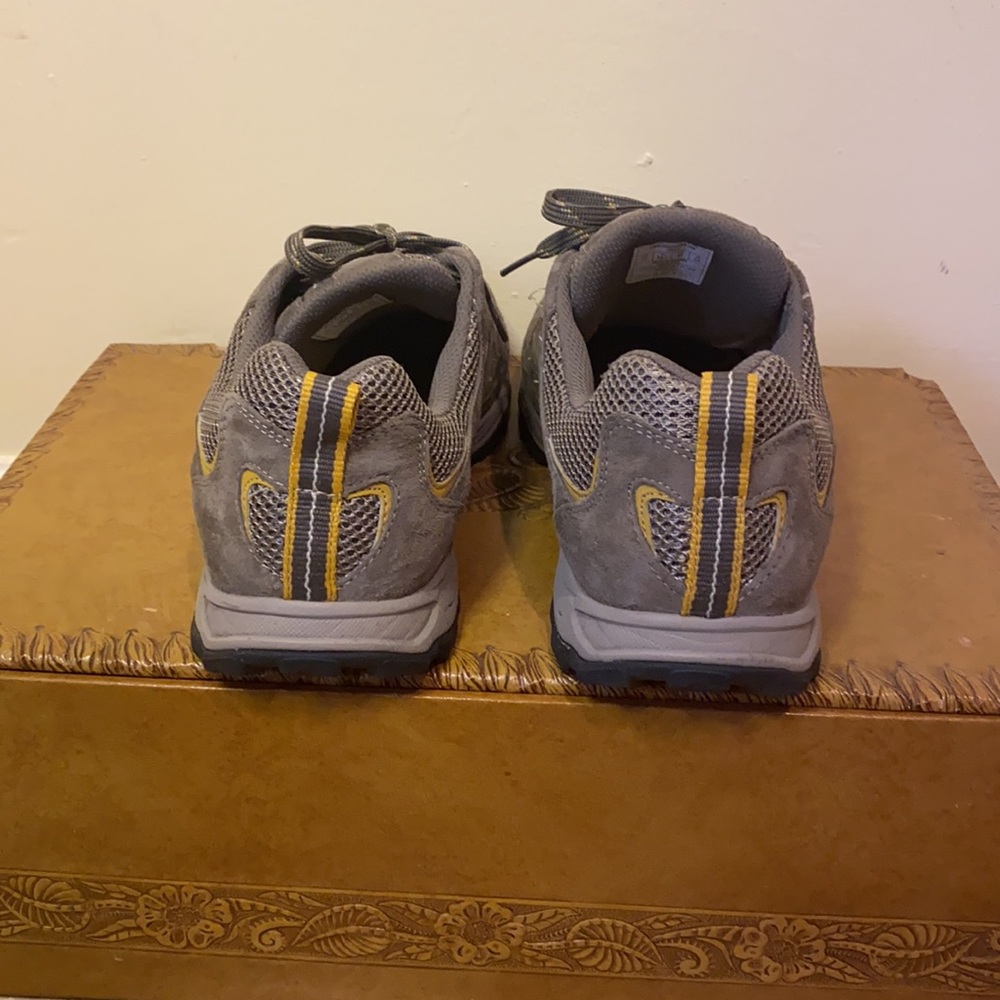 Eddie Bauer Hiking Shoes - Picture 3 of 8
